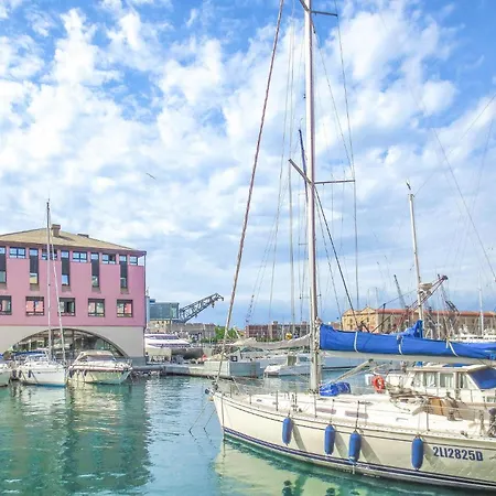 2 Bedroom Awesome In Apartmán Montoggio (Liguria)