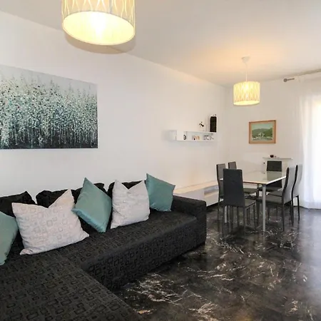 Apartmán 2 Bedroom Awesome In