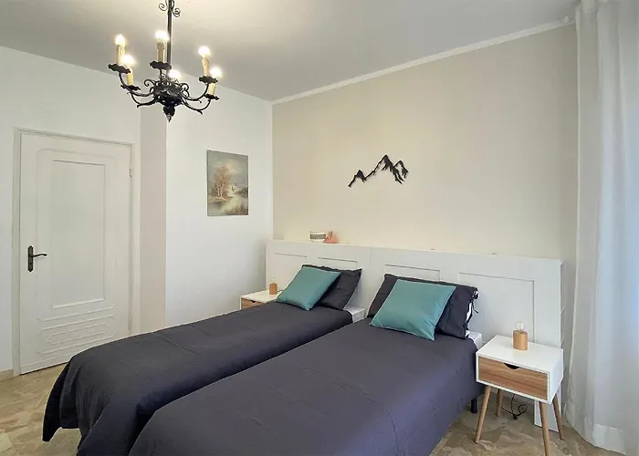 2 Bedroom Cozy In Appartement *