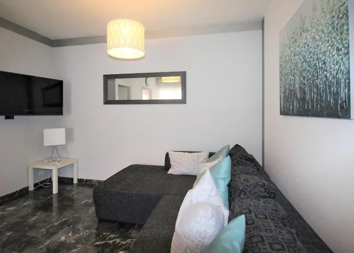 2 Bedroom Cozy In Appartement *
