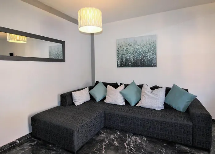 2 Bedroom Cozy In Appartement